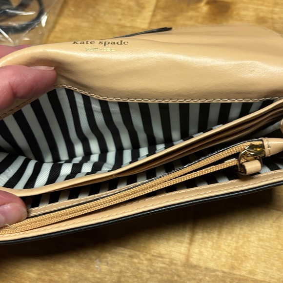 Kate Spade Black Wallet - Picture 5 of 11